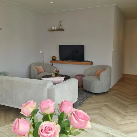 Kukeluusje Ermelo, Moderne En Comfortabele Vakantiewoning Op De Veluwe! * 埃尔默洛